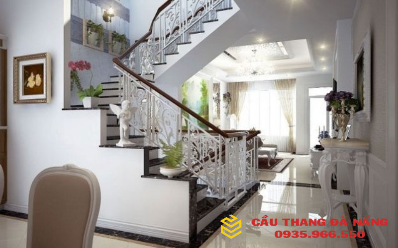 Mẫu cầu thang cho nhà ống kiểu tròn và mẫu cầu thang cho nhà ống kiểu kết hợp với ngăn kéo đồ