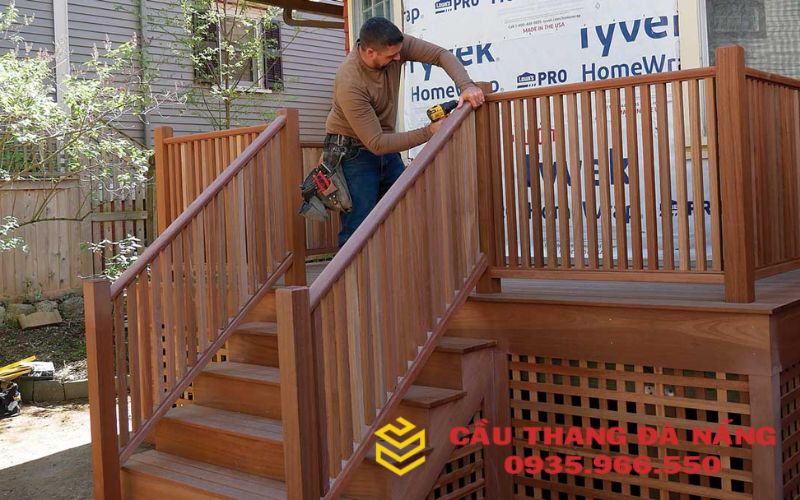 Những lưu ý cần thiết khi sử dụng cầu thang gỗ sồi tự nhiên 