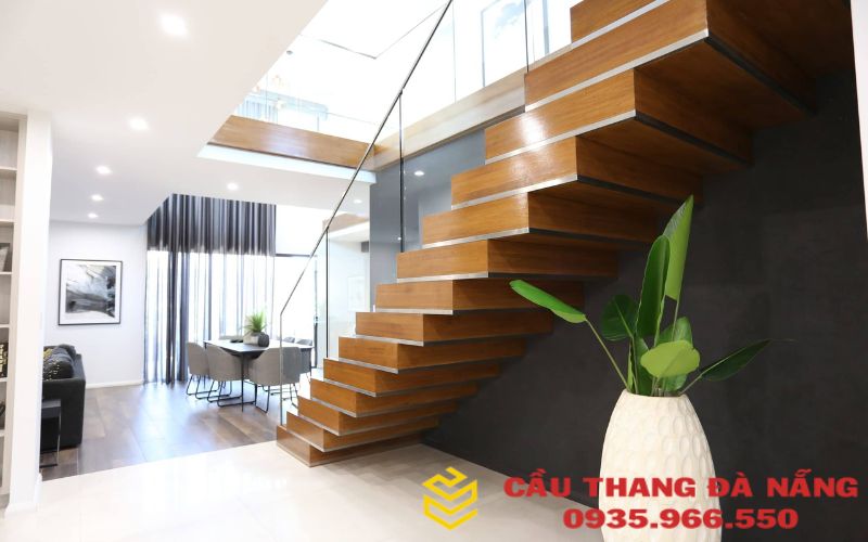 Thiết kế mẫu cầu thang mang tới sự sang trọng cho gia chủ 
