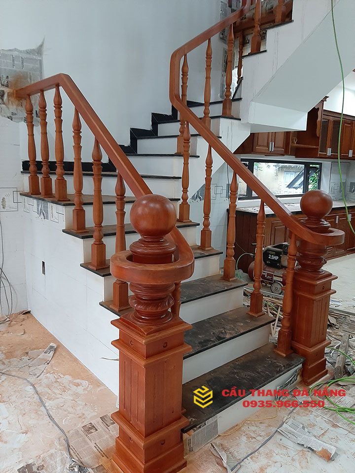 thi công cầu thang gỗ tại Đà Nẵng
