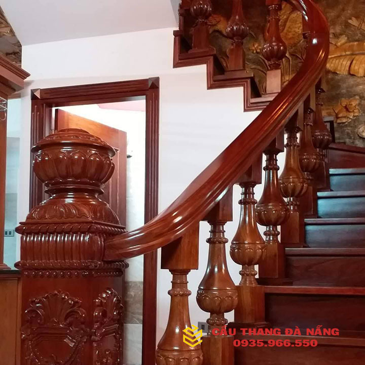 Cầu thang gỗ tự nhiên Đà Nẵng