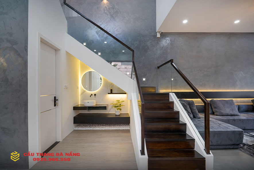 Tổng hợp 50+ Mẫu cầu thang kính tay gỗ đẹp được nhiều người ưa chuộng hiện nay