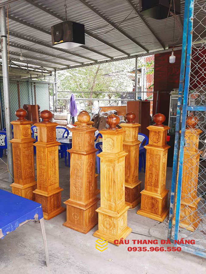 Trụ đề ba gỗ vuông đẹp tại Đà Nẵng