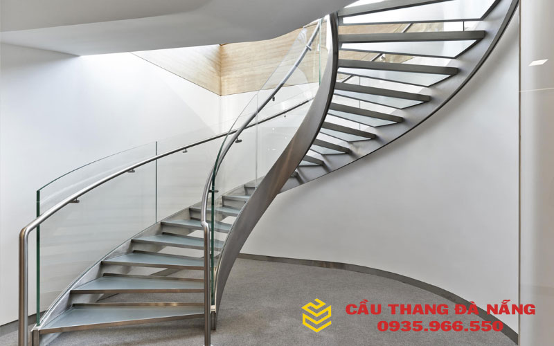 Mẫu trụ cầu thang được ưa chuộng hiện nay